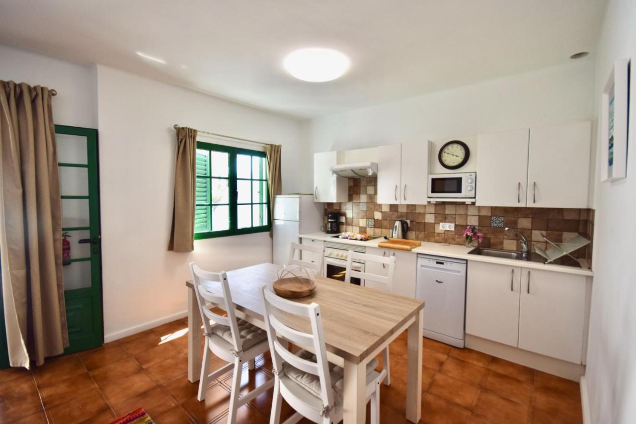 Terracitas 3 Hiru , Coqueto Bungalow Con Ac , Terraza Y Piscina Comunitaria Playa Blanca  Ngoại thất bức ảnh